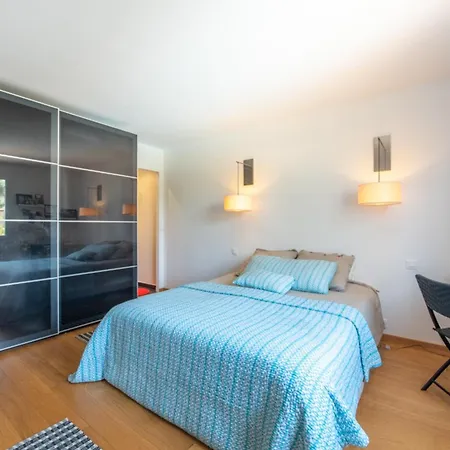 With Pool 2,5km From Saint-tropez *